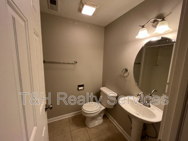 Building Photo - 2029 Ruckle St