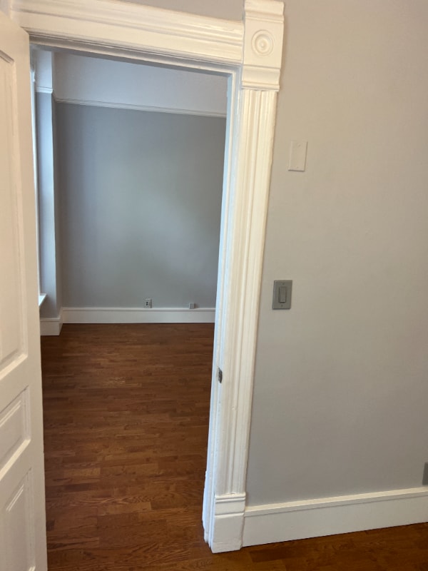 Building Photo - 1102 N Wolcott Ave