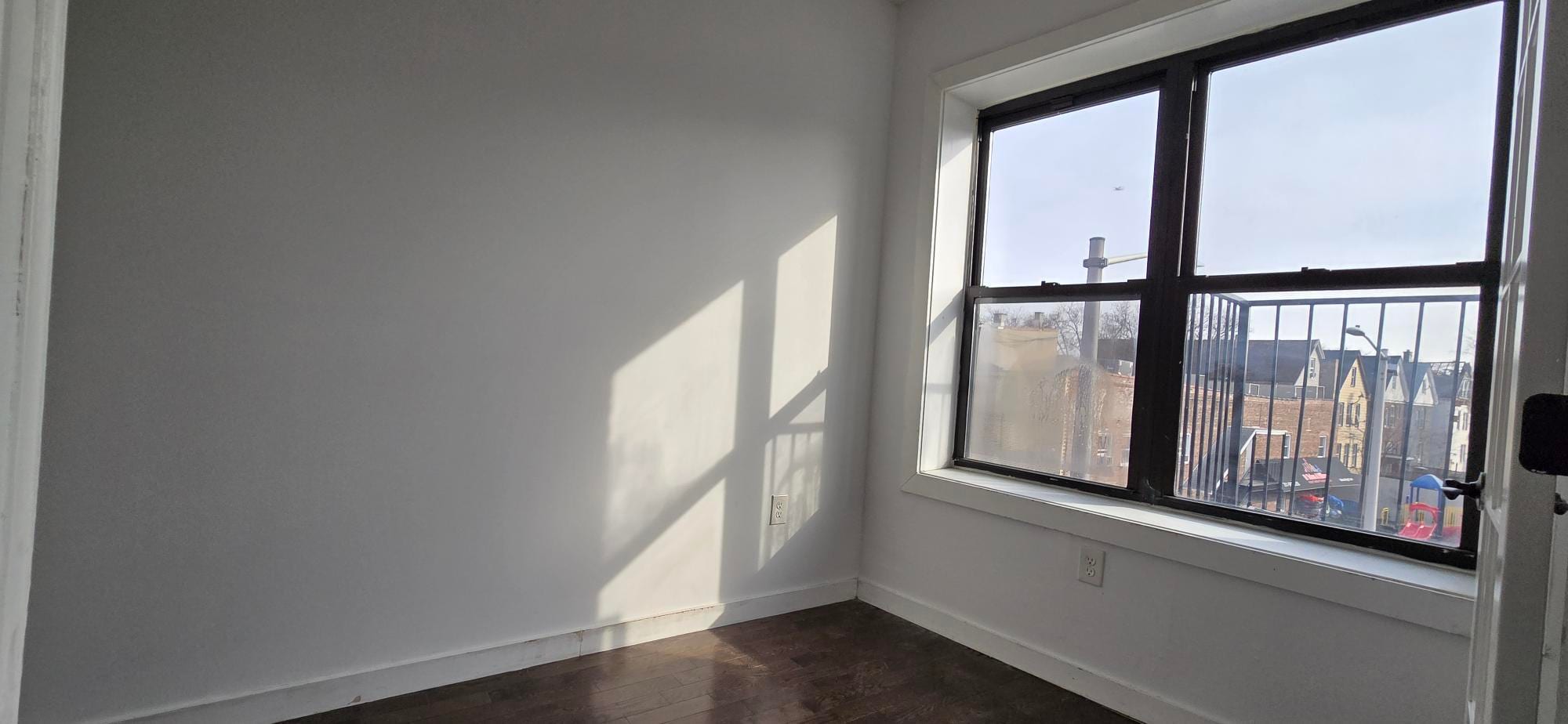 Building Photo - 487 Ocean Ave