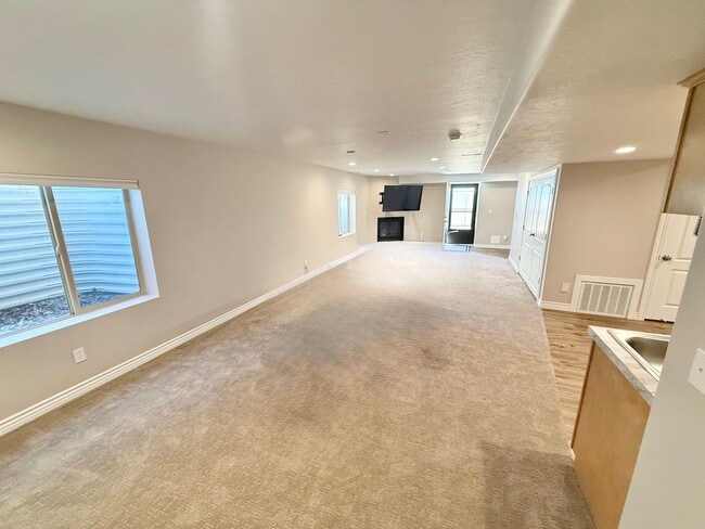Building Photo - 5629 Far Vista Dr