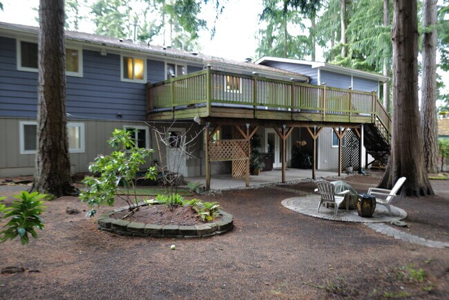 Building Photo - 12030 NE 144th St