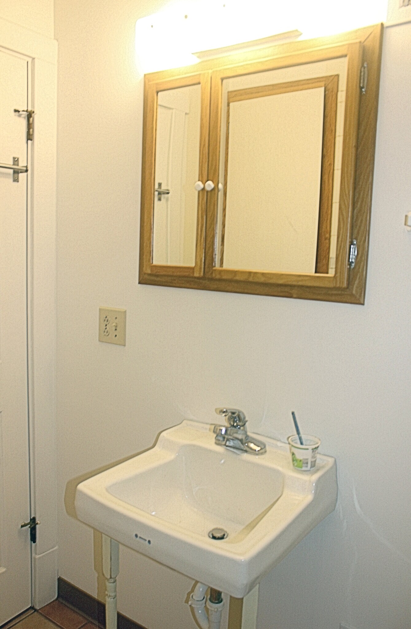 bath medicine cabinet - 5840 Alderson St