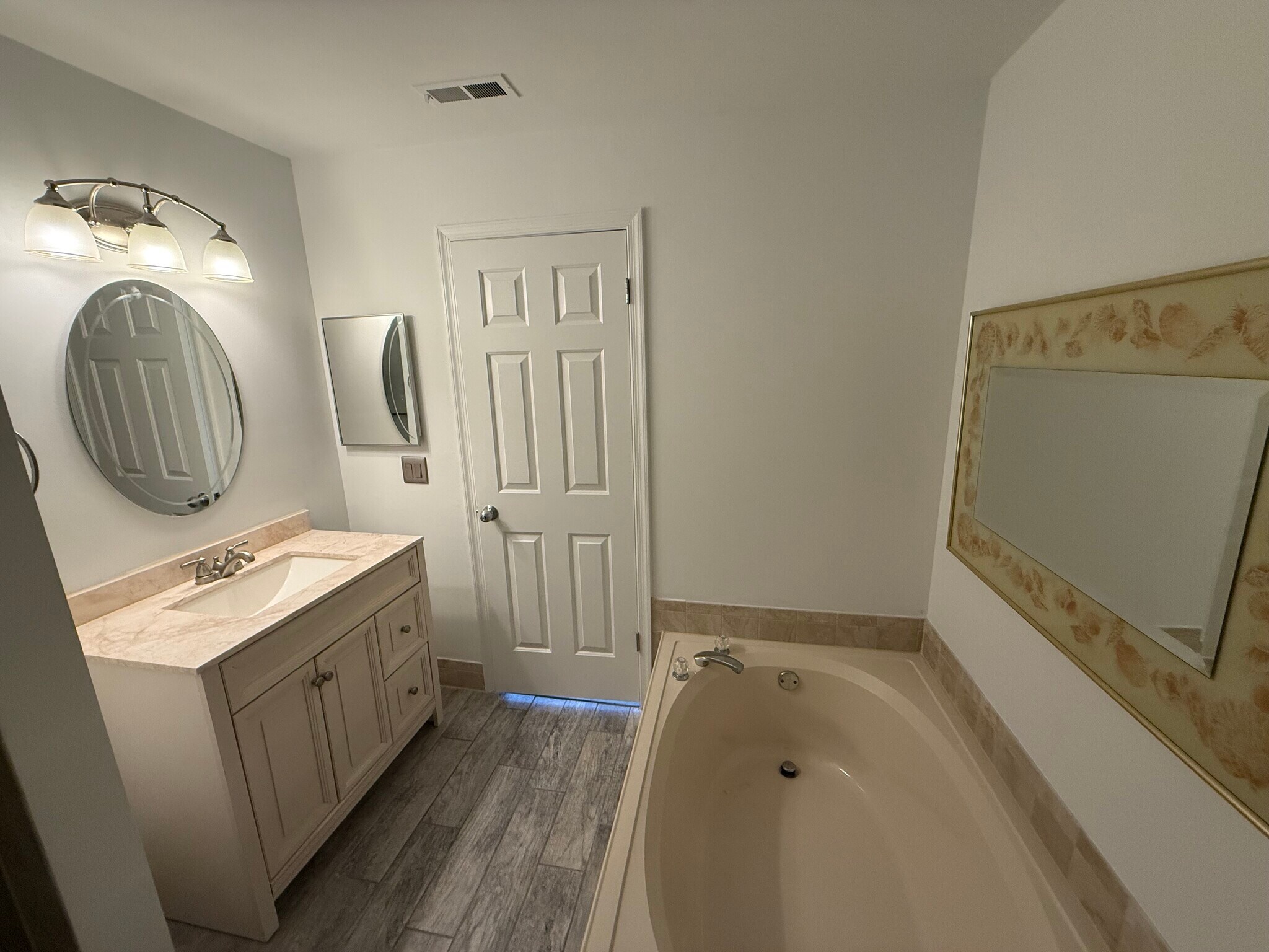 Building Photo - 1808 Foxmeadow Cir