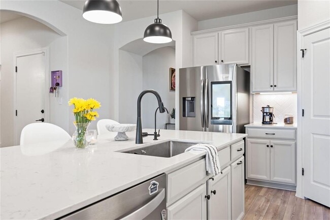 Building Photo - 156 Janelle Ln