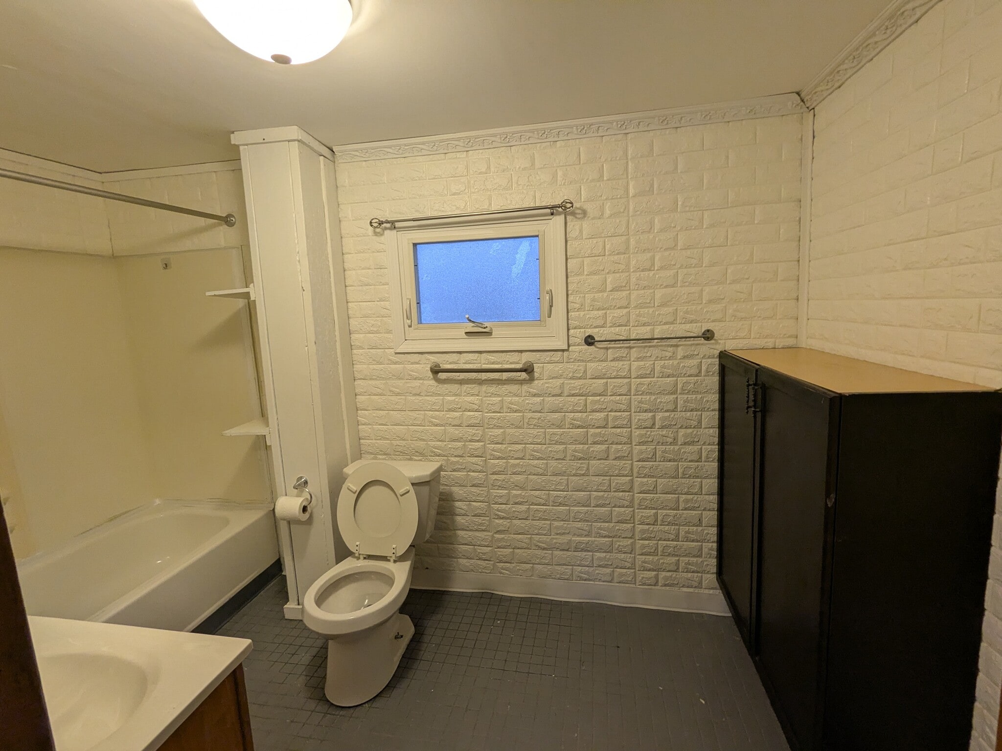 Bathroom - 218 Alaska St