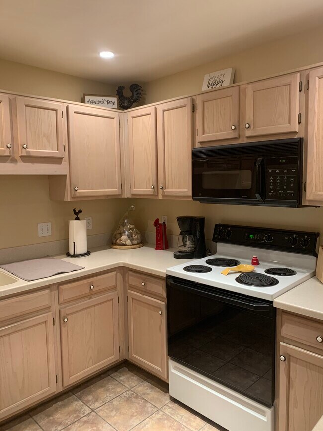 Building Photo - 15050 N Thompson Peak Pky