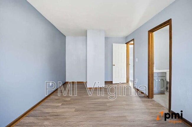 Building Photo - 705 Mill Landing Rd