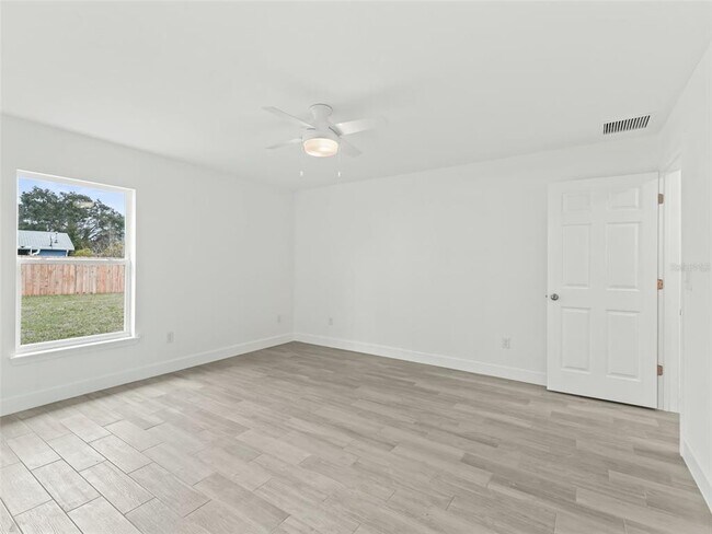 Building Photo - 563 Marion Oaks Blvd