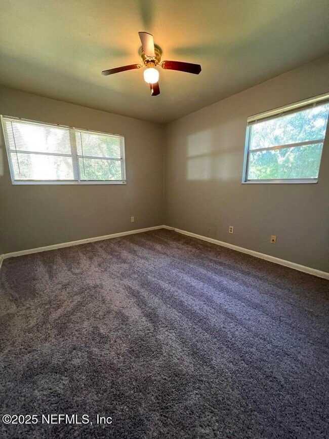 Building Photo - 8095 Lourdes Dr W