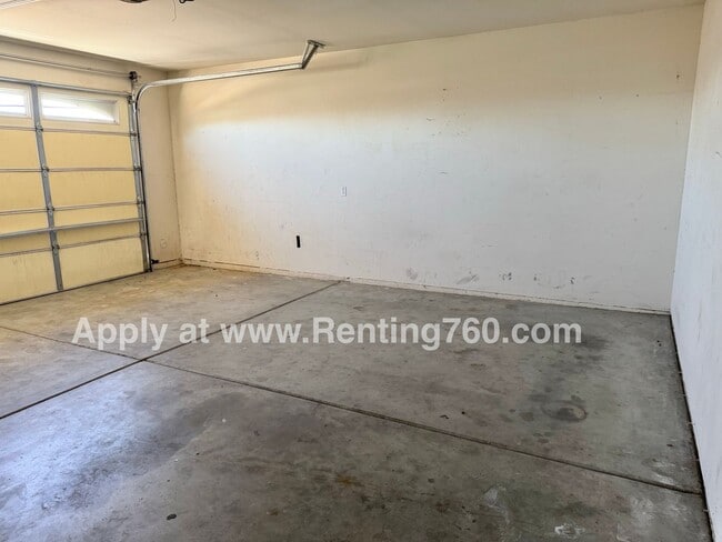 Building Photo - Spacious 3 Bed 2 Bath Home!