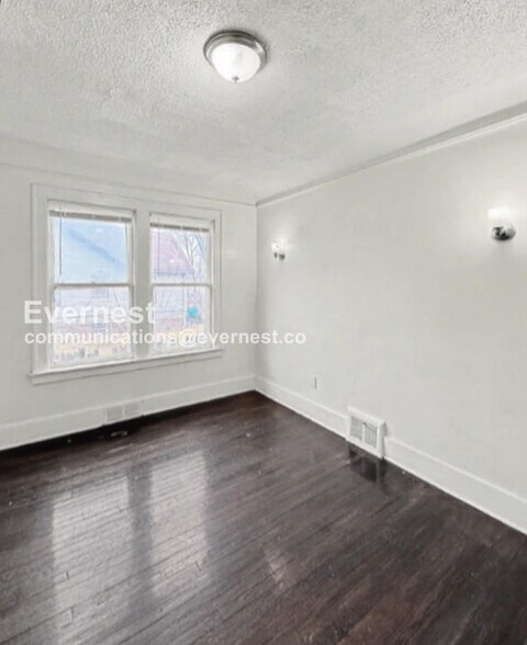 Building Photo - 11391 Belleterre Ave