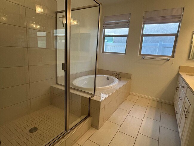 Building Photo - Seven Oaks Highgate Gated Community - READ...