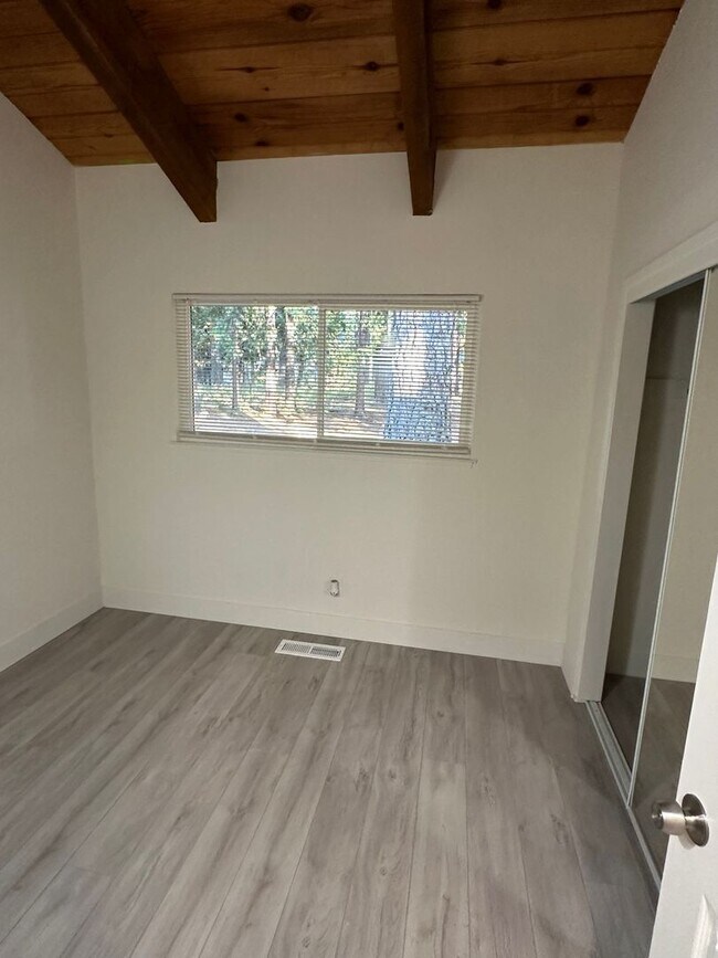 Building Photo - HOLIDAY SPECIAL ~ Home for Rent!