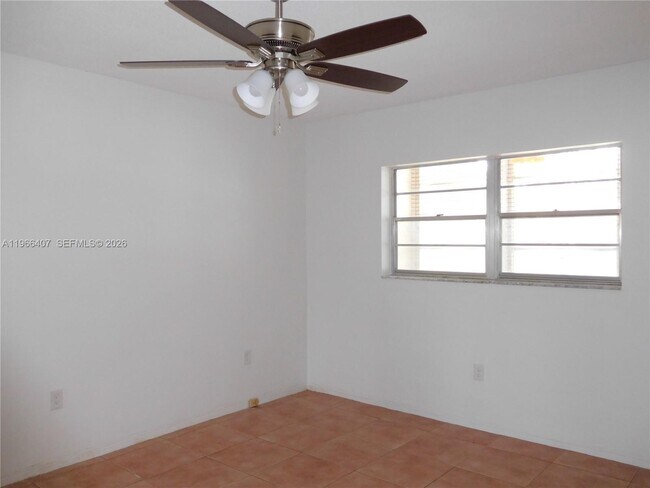 Building Photo - 2815 NE 201st Terrace