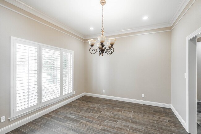 Building Photo - 3 Chambord Dr