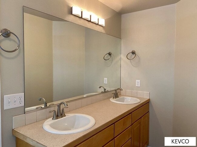 Building Photo - Stunning Home In Rigden Farms