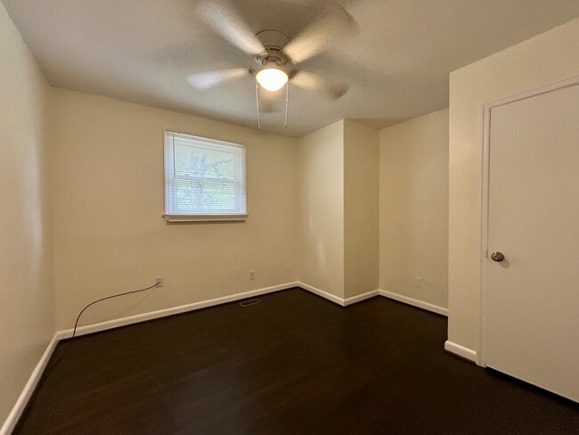 Building Photo - 6429 Tuttle Ave