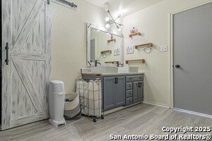 Building Photo - 9311 Mimosa Manor
