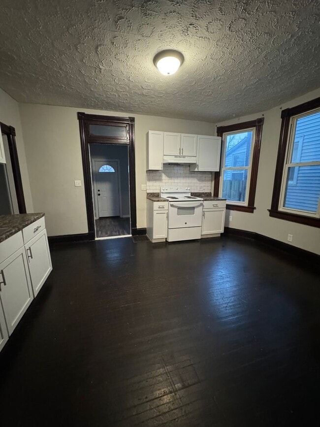 Building Photo - 1147 Heaton St