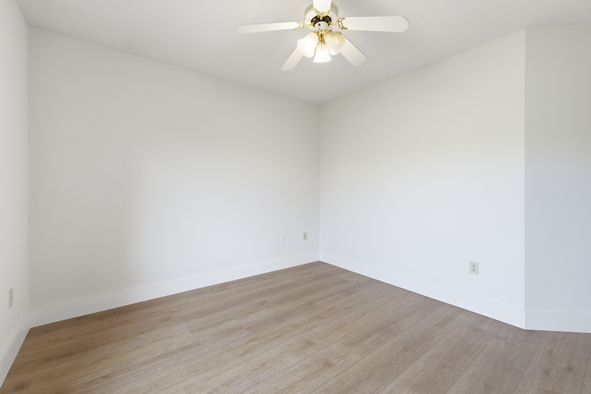 Building Photo - 1921 Ty Way Xing