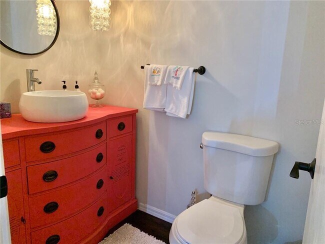 Building Photo - 5454 Saddlebrook Way