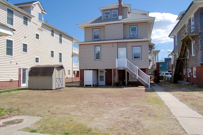 Building Photo - 1004 Ocean Ave