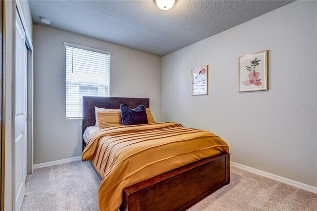 Building Photo - 10210 Daybreak Glen