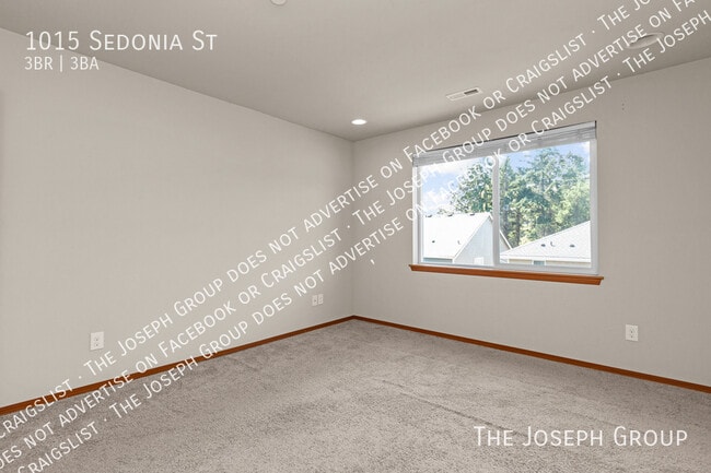 Building Photo - 1015 Sedonia St