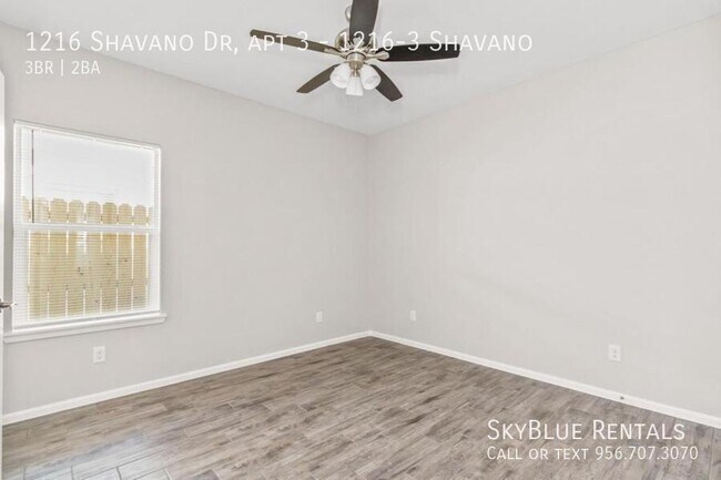 Building Photo - 1216 Shavano Dr