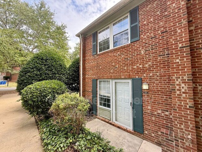 Primary Photo - 126 Friar Ln