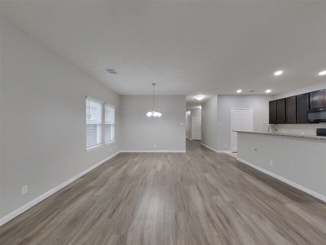 Building Photo - 210 Pequin Rd