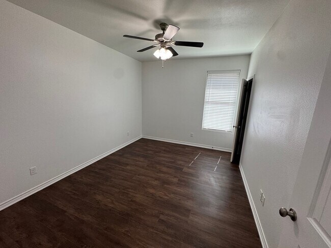 Building Photo - 7309 Bellini St