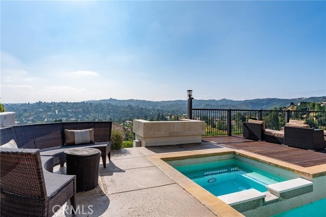 Building Photo - 4372 Park Vicente