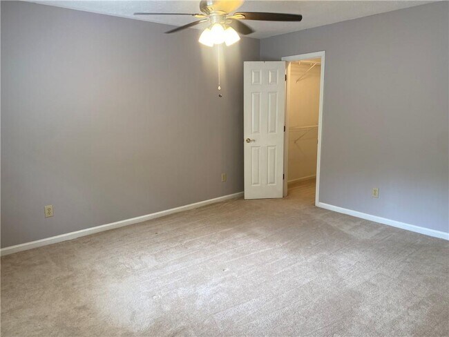 Building Photo - 114 Spring Creek Ct