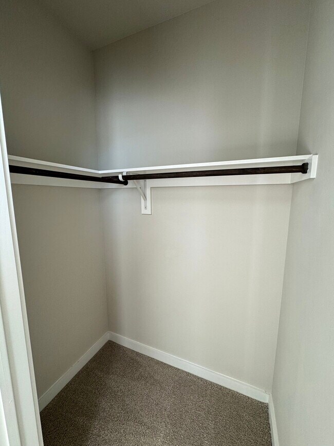 Building Photo - 5000 Overboard Cv