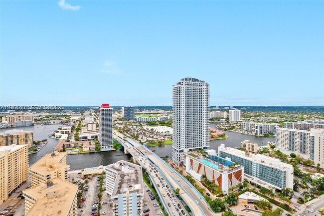 Building Photo - 1800 S Ocean Dr