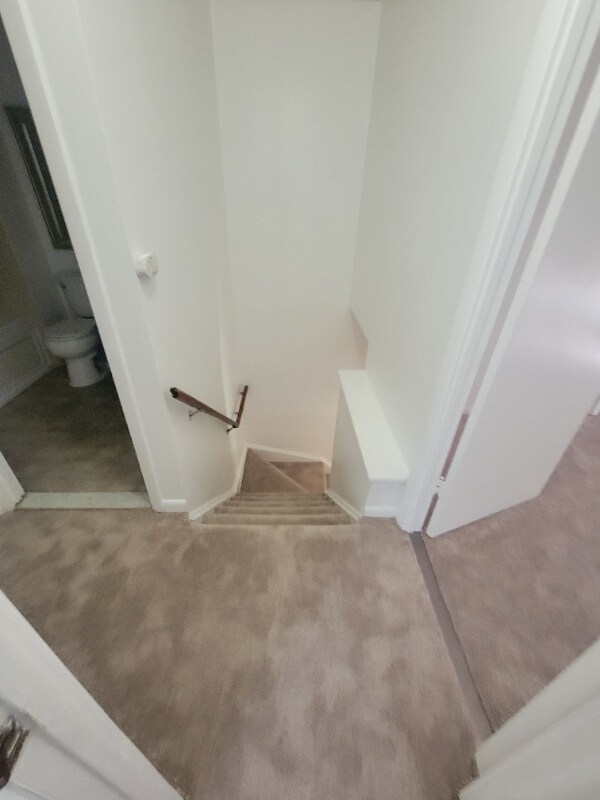 Building Photo - 44 Dendron Ct