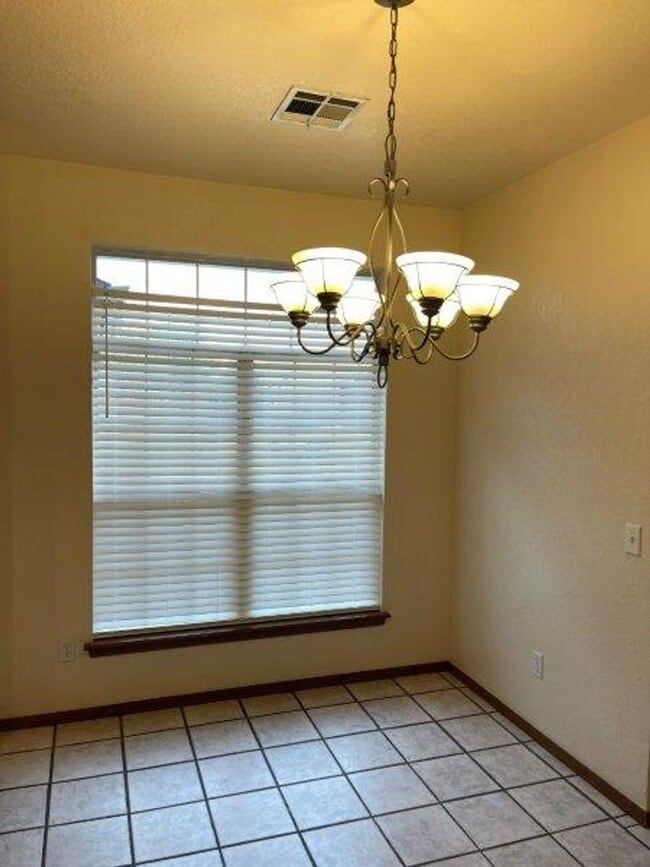 Building Photo - New Paint! 3 beds, 2 full baths, 2 car garage home for rent in S. OKC and Moore schools!