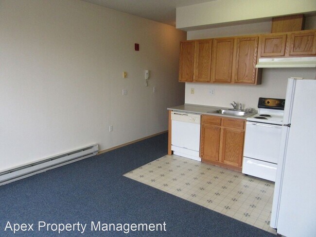 Building Photo - 1 br, 1 bath Apartment - 1304 RAILROAD AVENUE