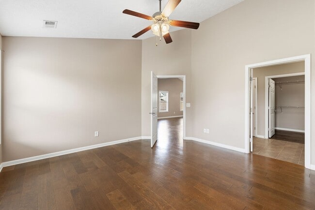 Building Photo - 395 Devon Chase Hill