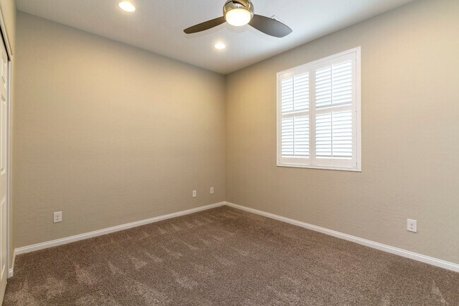 Building Photo - 4209 W Gallinule Dr