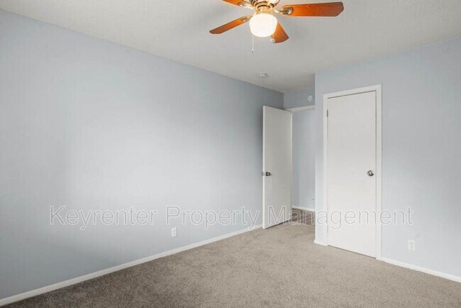 Building Photo - 5905 S Lee Ave