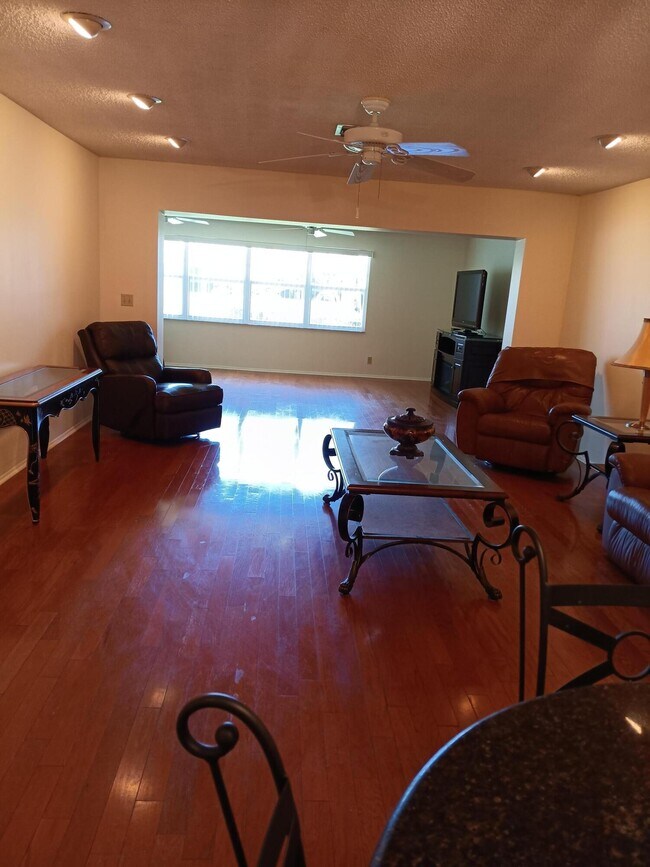 Building Photo - 5730 Fernley Dr E
