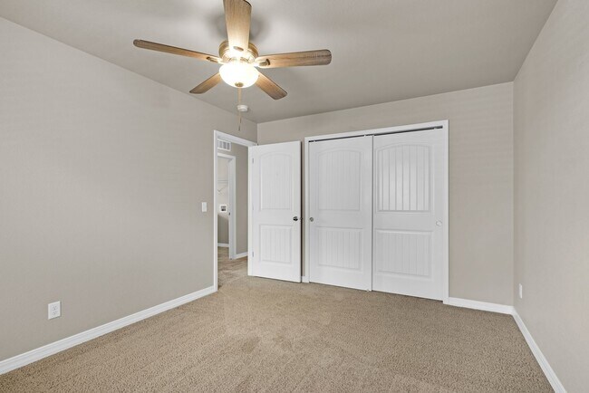 Building Photo - Beautiful home available to move in 08/04/...