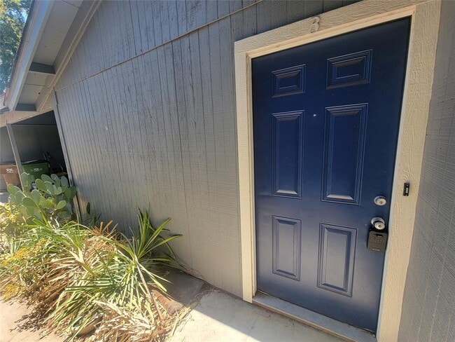 Building Photo - 1304 Glenda Dr