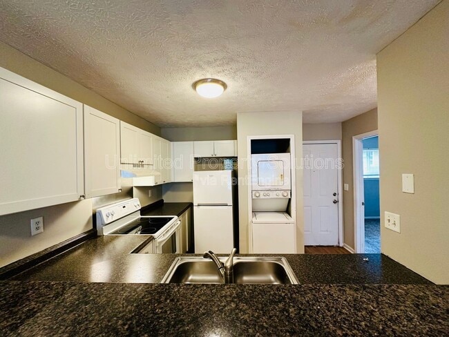 Building Photo - 215 Sunn Aire Ct