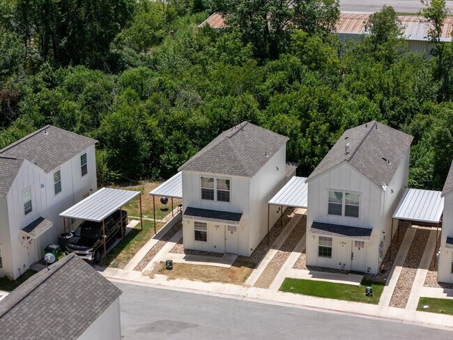 Building Photo - 230 Debus Dr