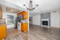 Interior Photo - 14950 Burbank Blvd
