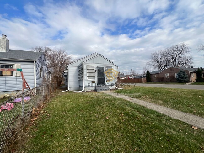 Building Photo - 5260-5262 Fletcher Avenue