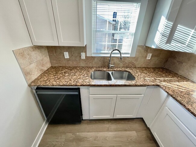 Building Photo - Gorgeous 1 bedroom in happening Kannapolis!